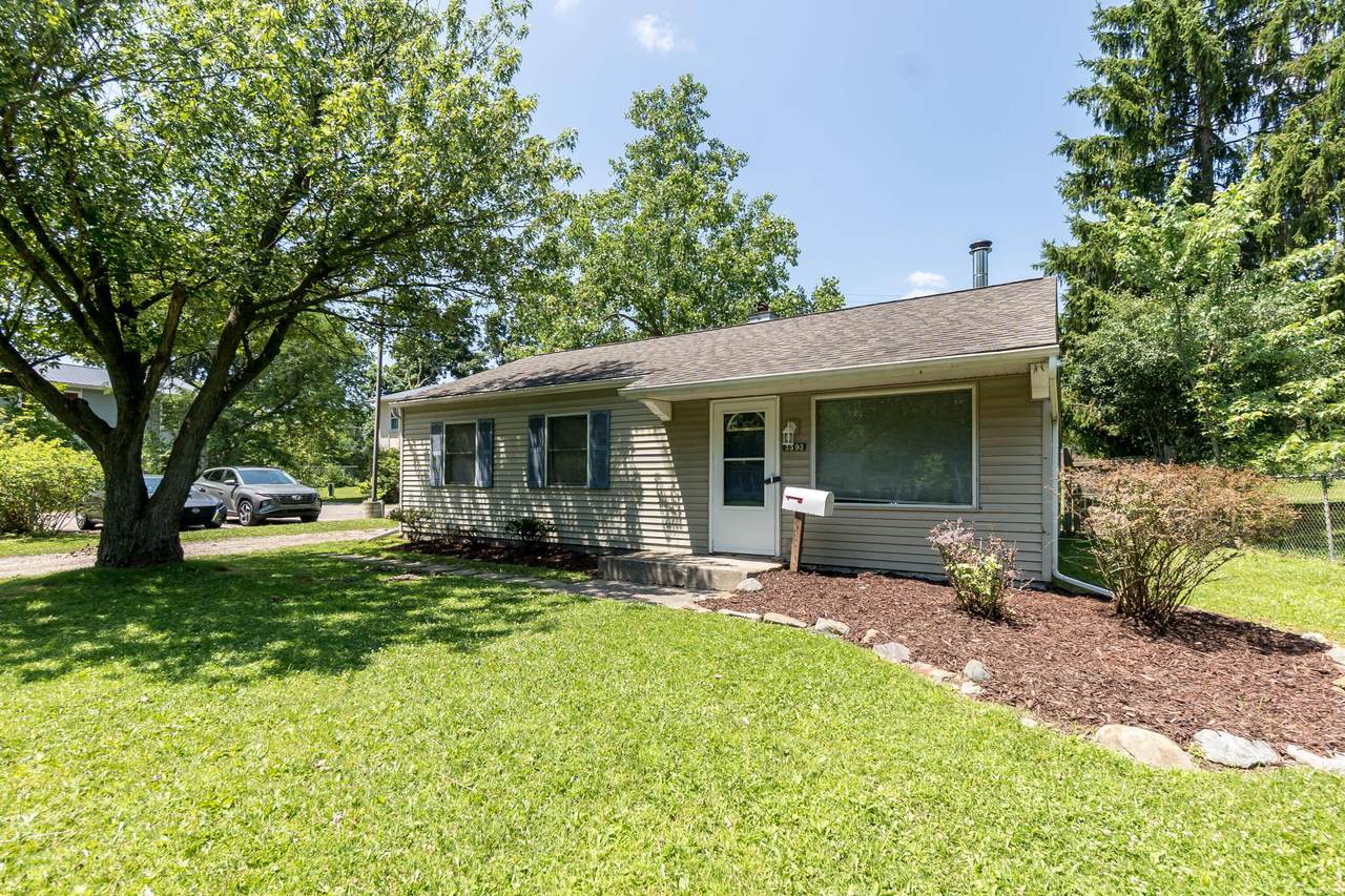 3593 Oakwood Street - Photo 1
