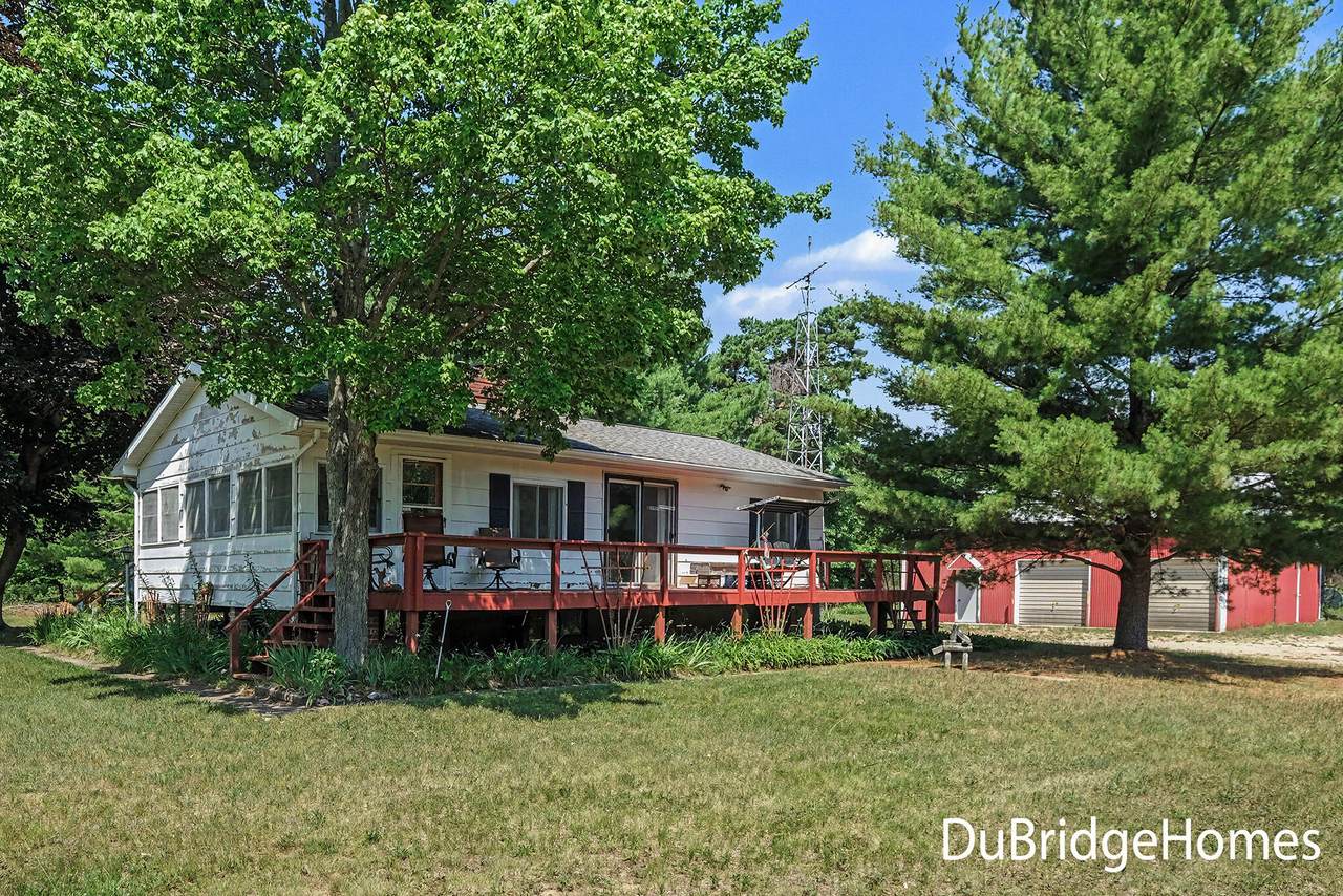 8347 62nd Street - Photo 1