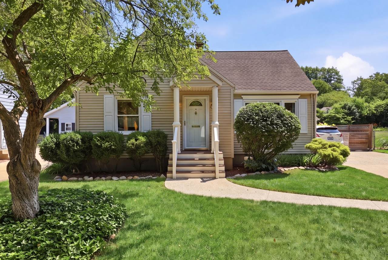 246 Alten Avenue - Photo 1