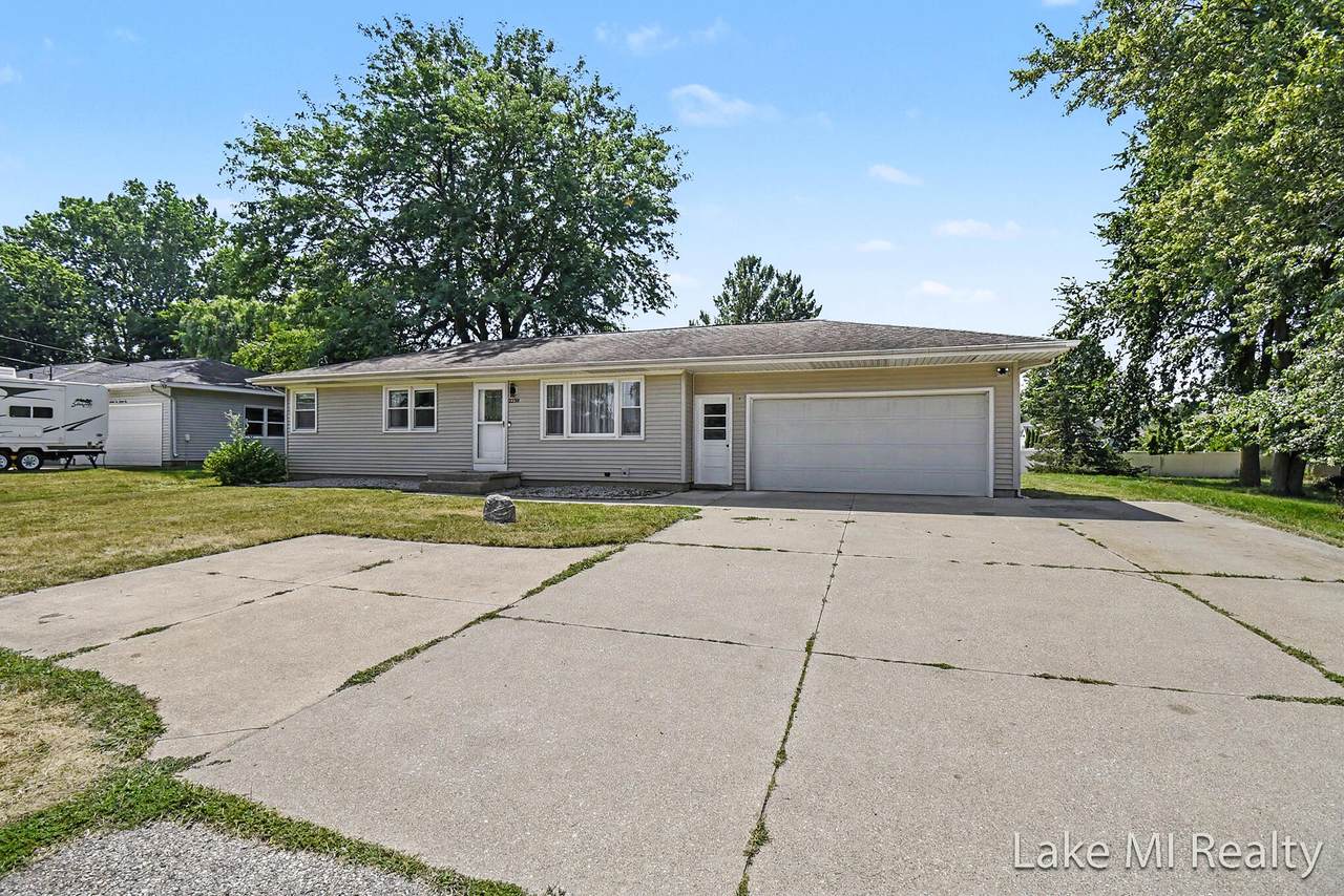 2238 52nd Street - Photo 1
