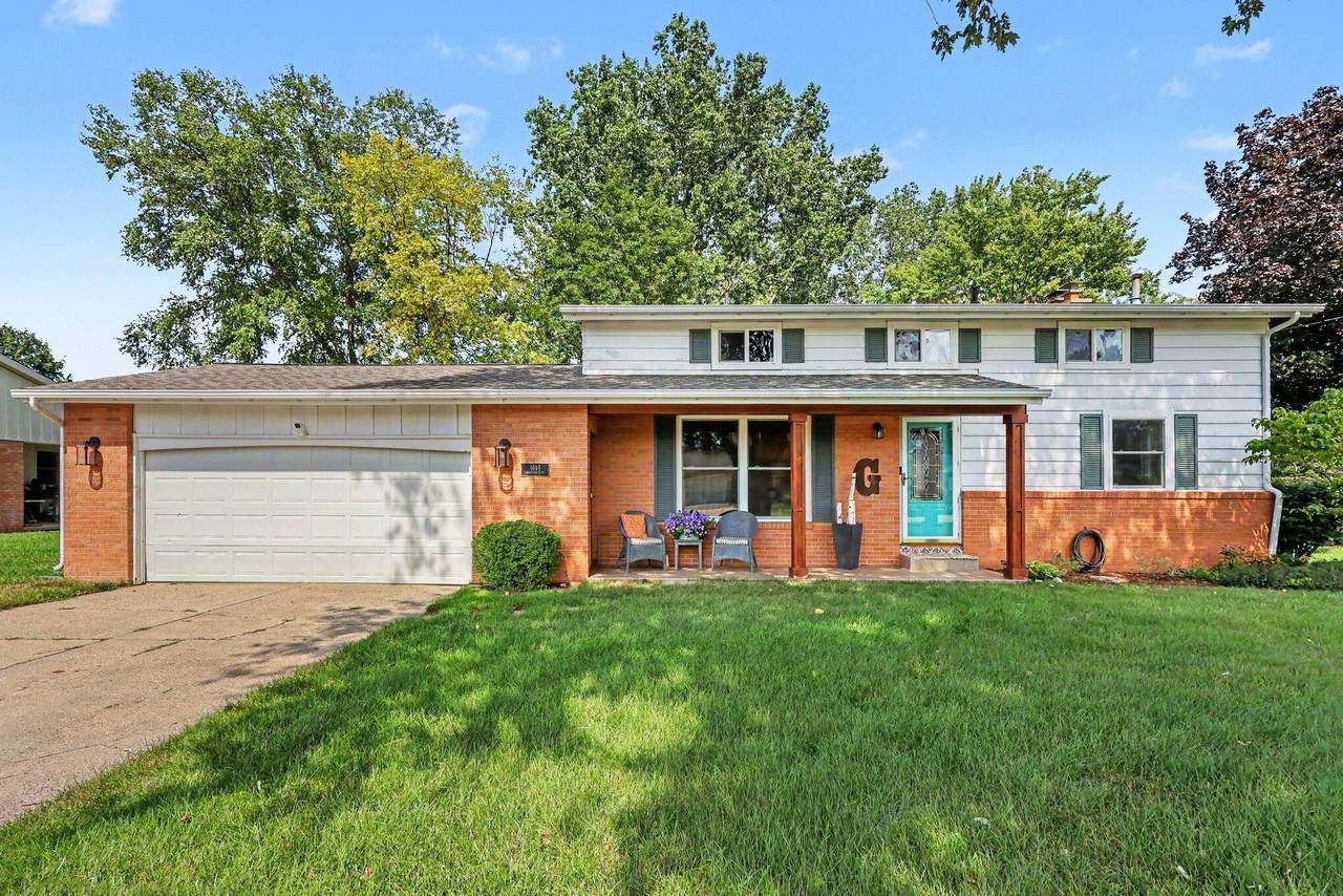 1695 Broadview Drive - Photo 1