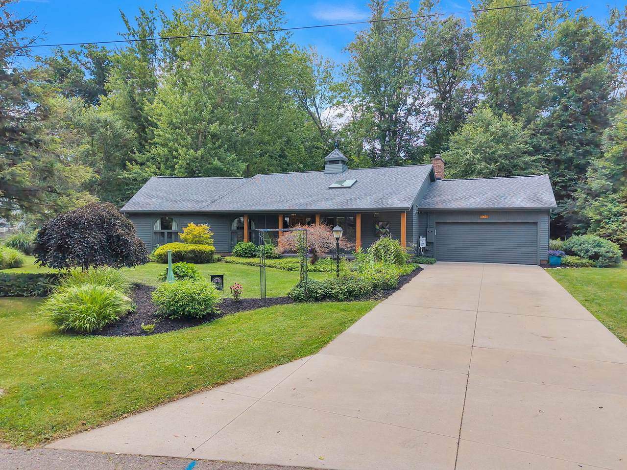 93 Lynwood Drive - Photo 1