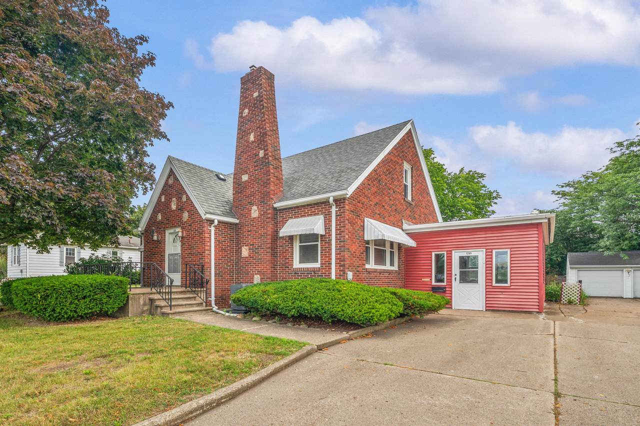 1209 Napier Avenue - Photo 1