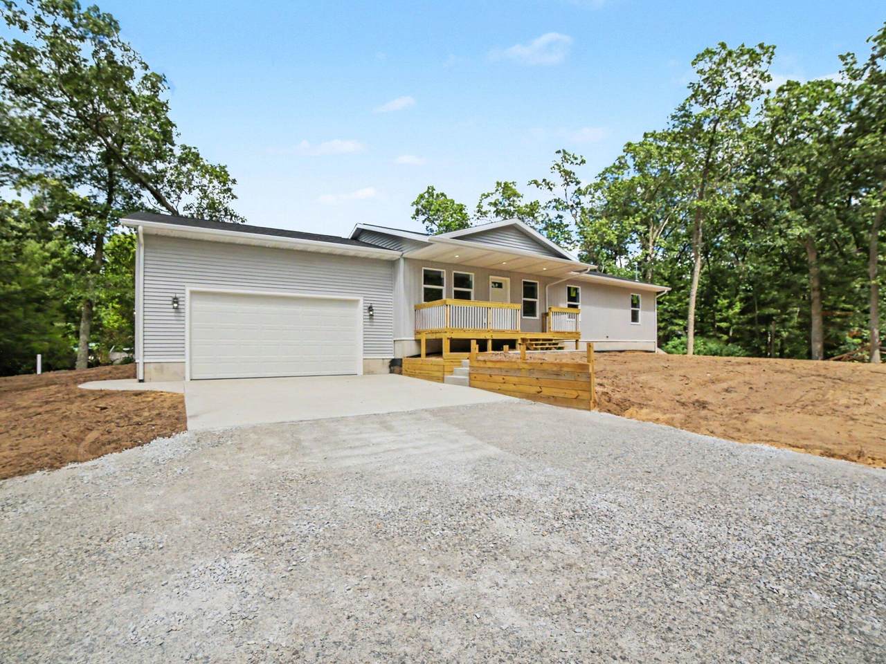 480 Kenwood Street - Photo 1