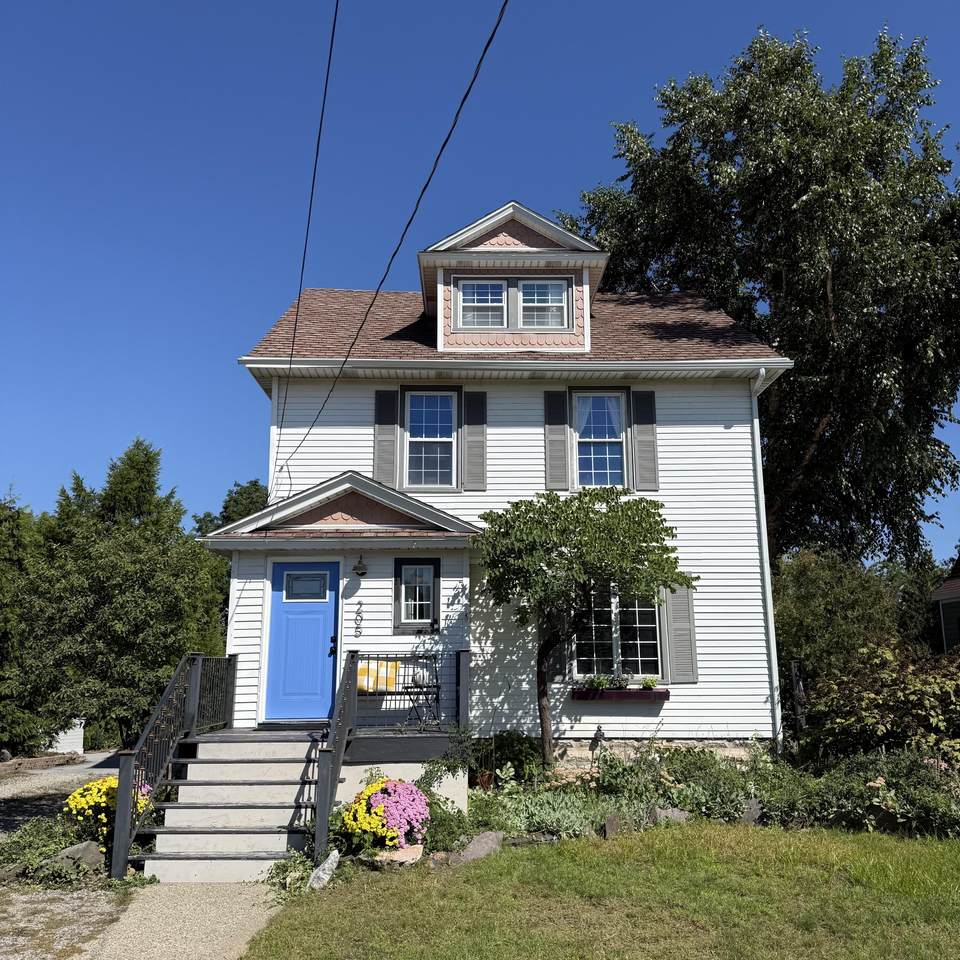 205 Savidge Street - Photo 1
