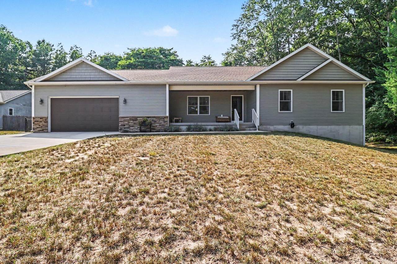 2047 Lakeshore Drive - Photo 1