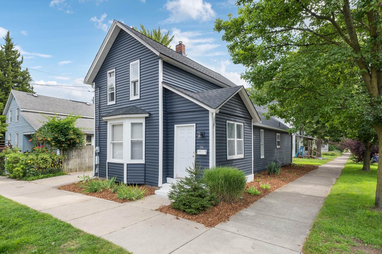 26 Dennis Avenue - Photo 1