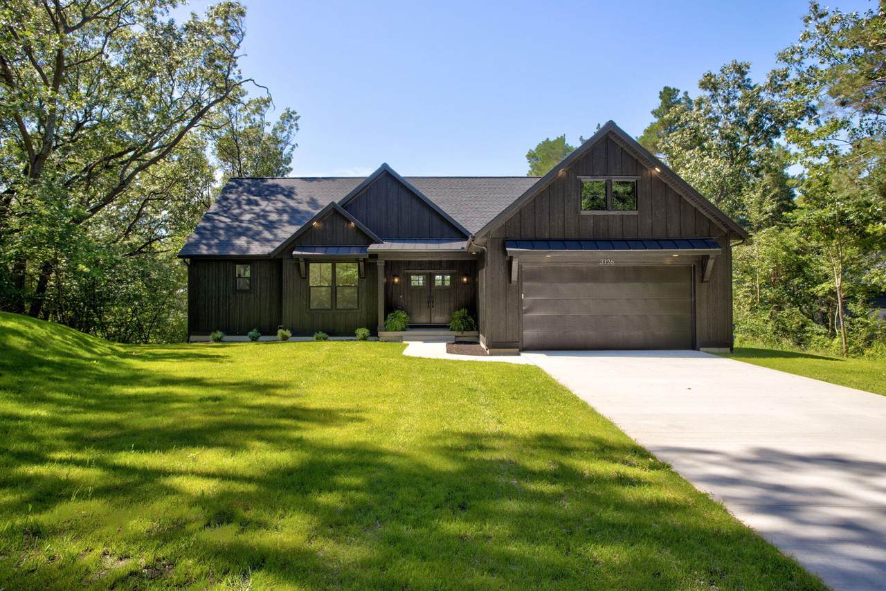 3126 Red Oak Drive - Photo 1