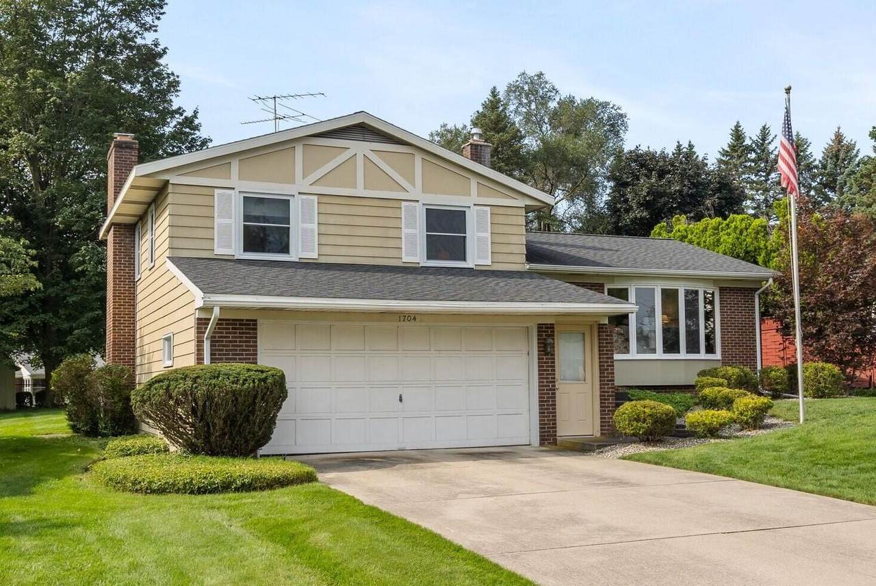 1704 Millbank Street - Photo 1