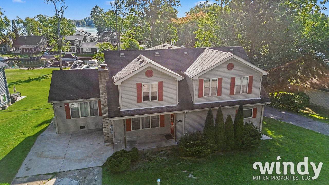 4971 Shoreview Drive - Photo 1
