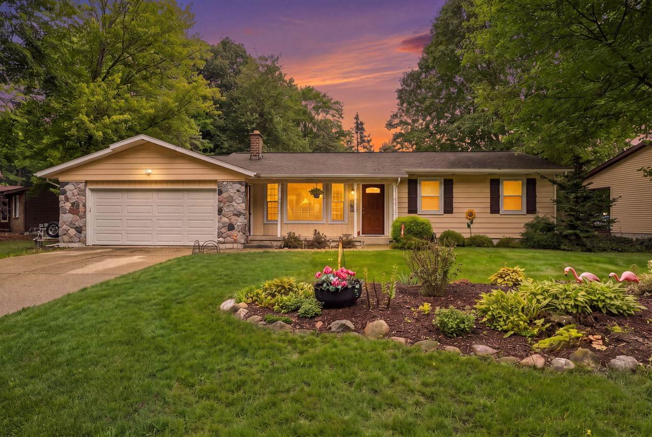 7258 Yorkshire Drive - Photo 1