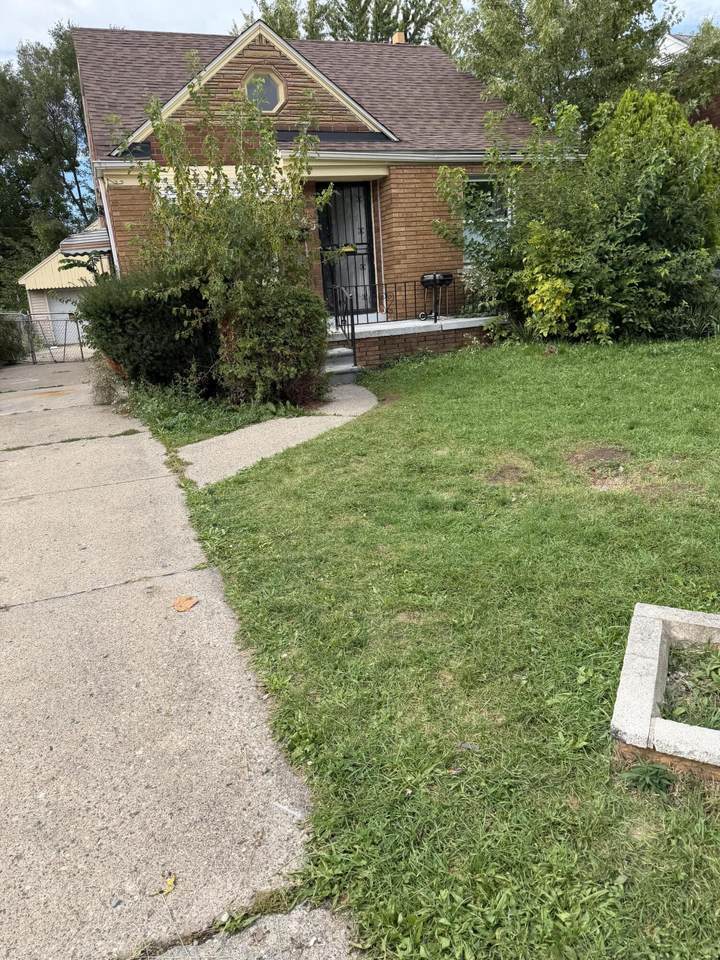 12645 Duchess Street - Photo 1