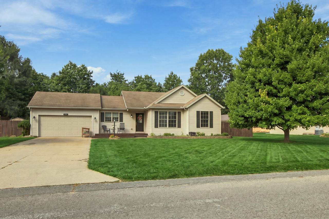 3030 Maplewood Street - Photo 1