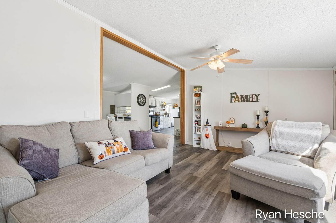 https://bt-photos.global.ssl.fastly.net/swmich/1280_boomver_2_26051167-2.jpg