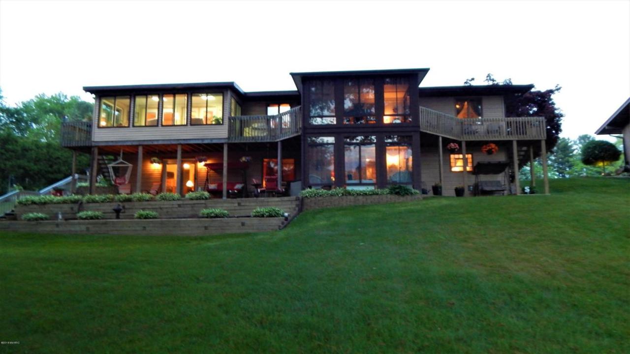 241 Parkshore Drive - Photo 1