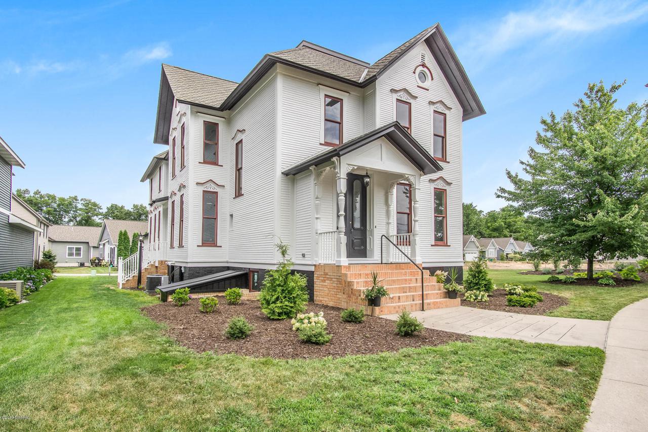 318 Rachaels Way - Photo 1