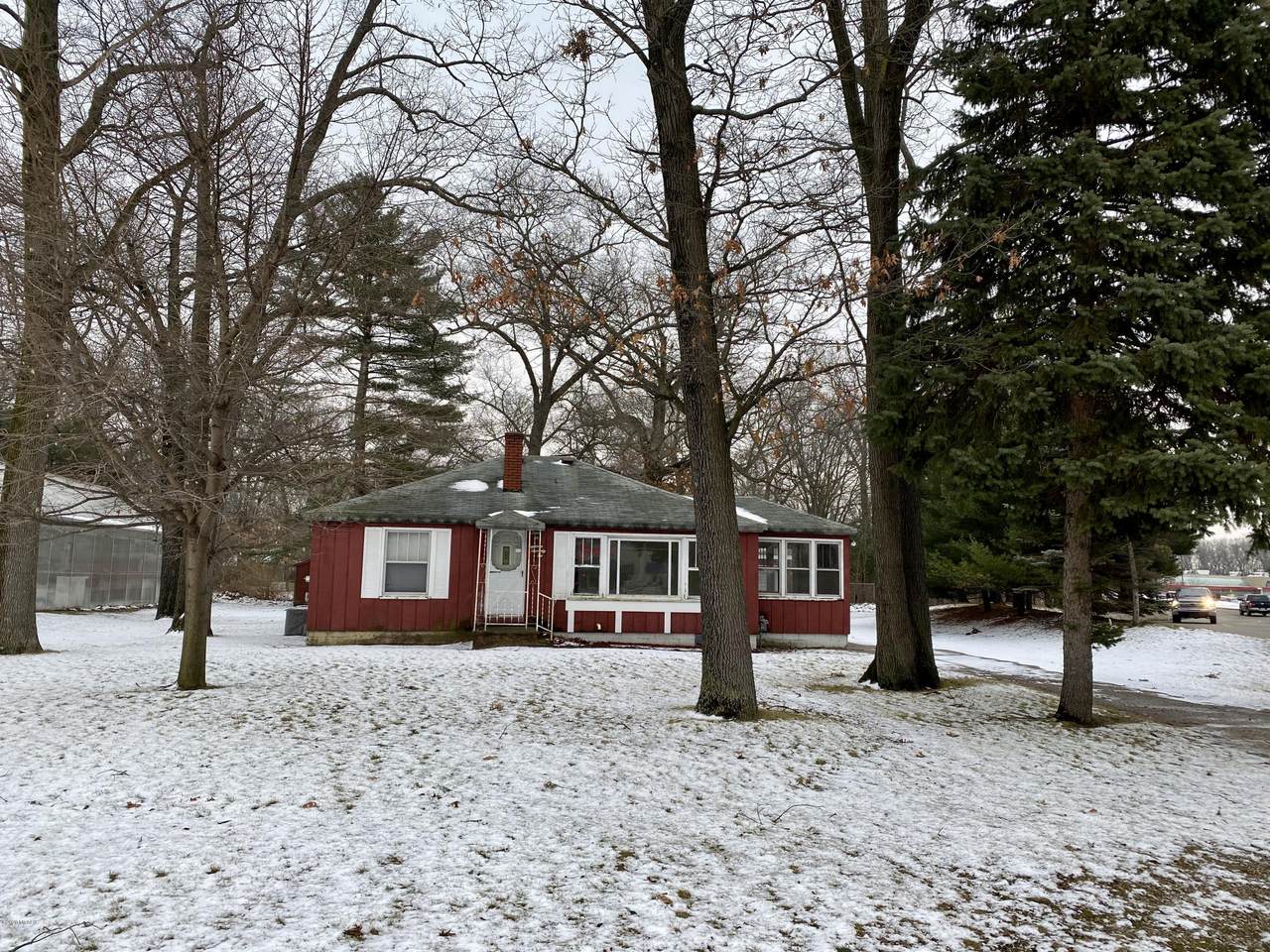 1872 Holton Road - Photo 1
