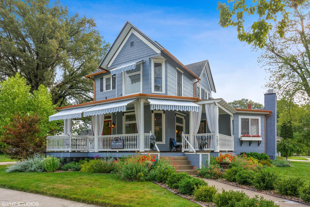 202 Elm Street - Photo 1
