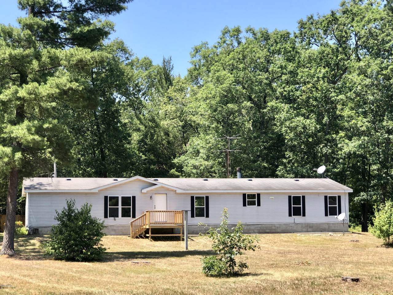 1832 Webster Road - Photo 1