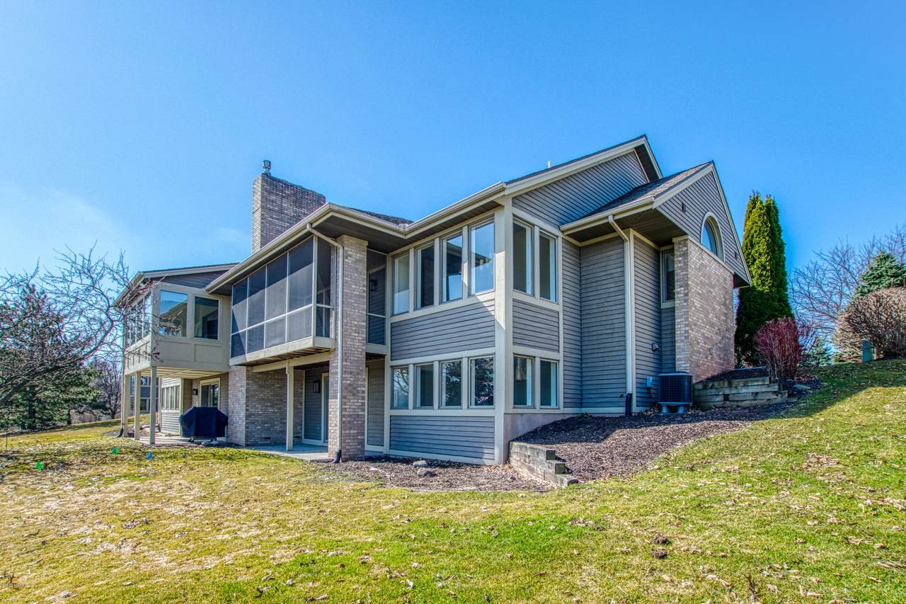 2428 Railside Circle - Photo 1