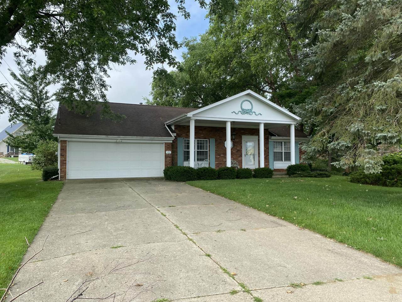 105 Riviera Court - Photo 1
