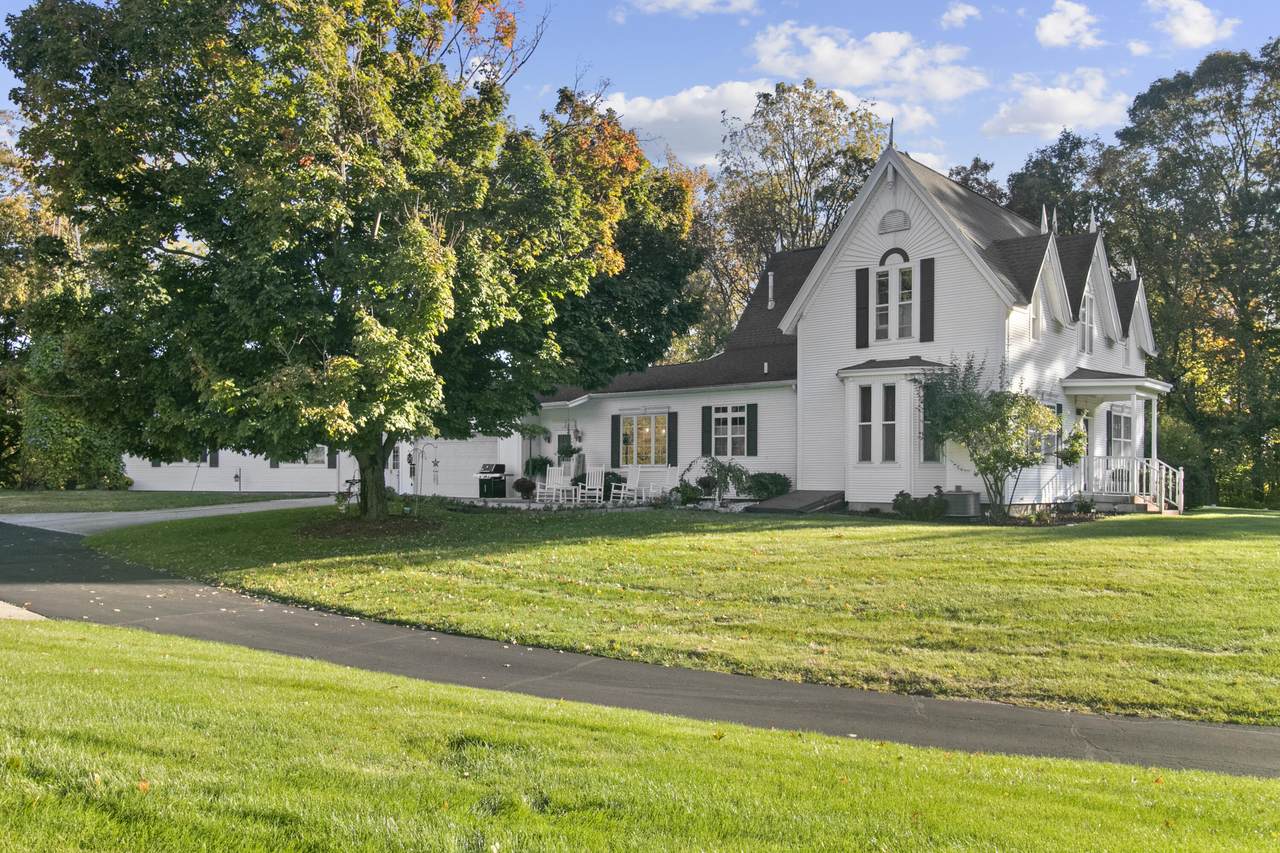 1532 34th Street - Photo 1