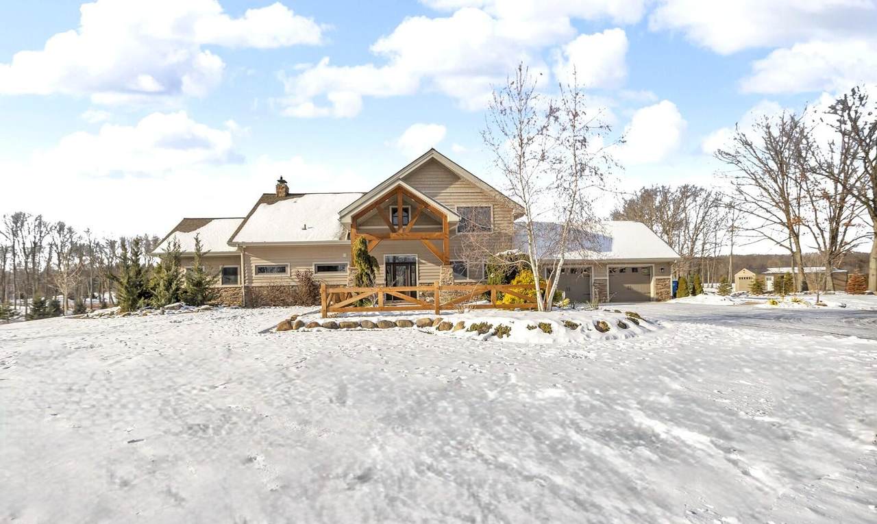 12500 Round Lake Road - Photo 1