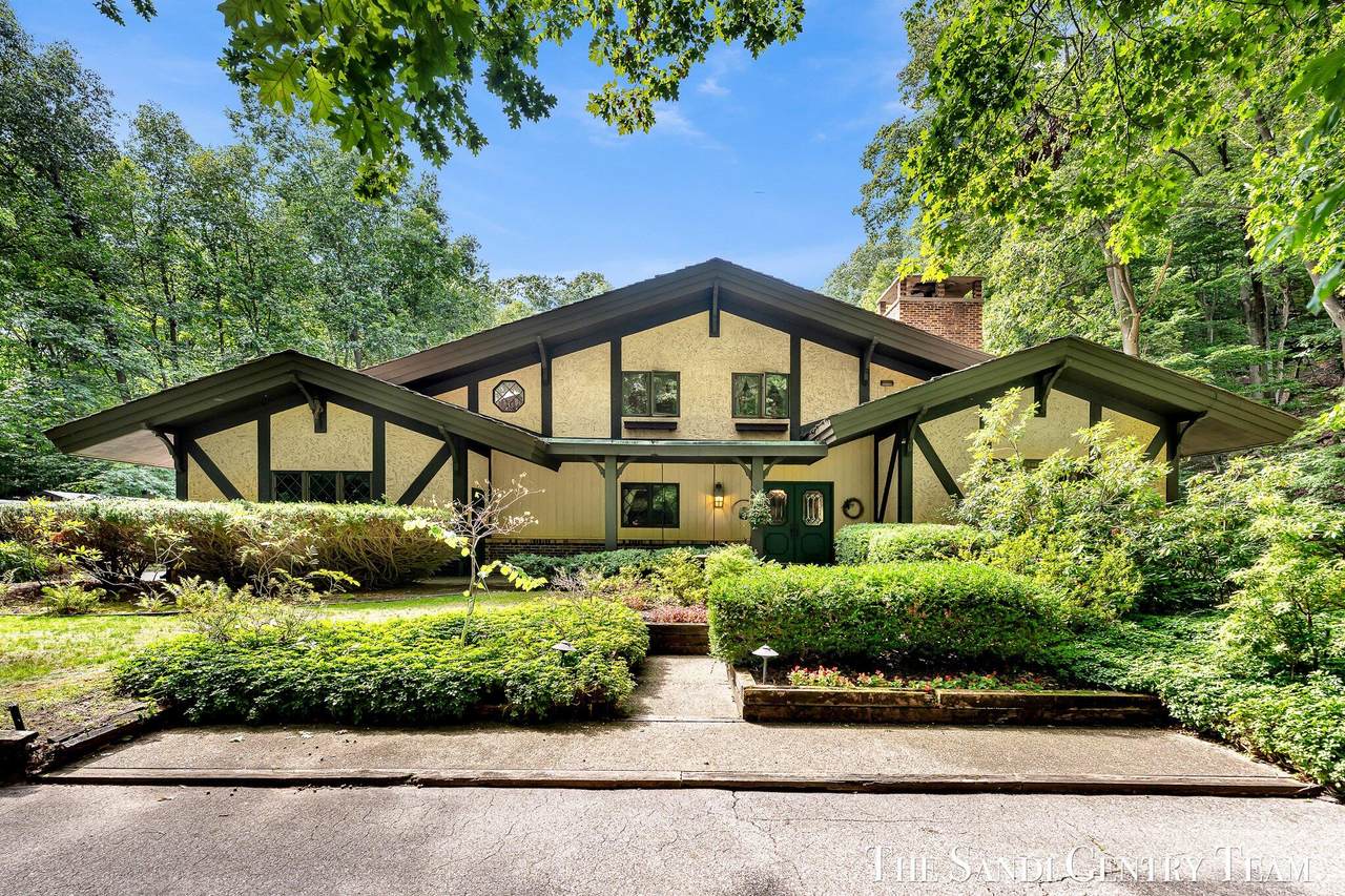 12879 Lakeshore Drive - Photo 1