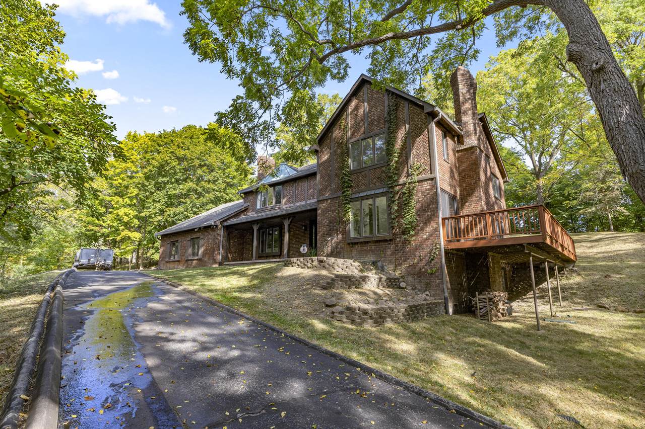 27155 Drake Road - Photo 1