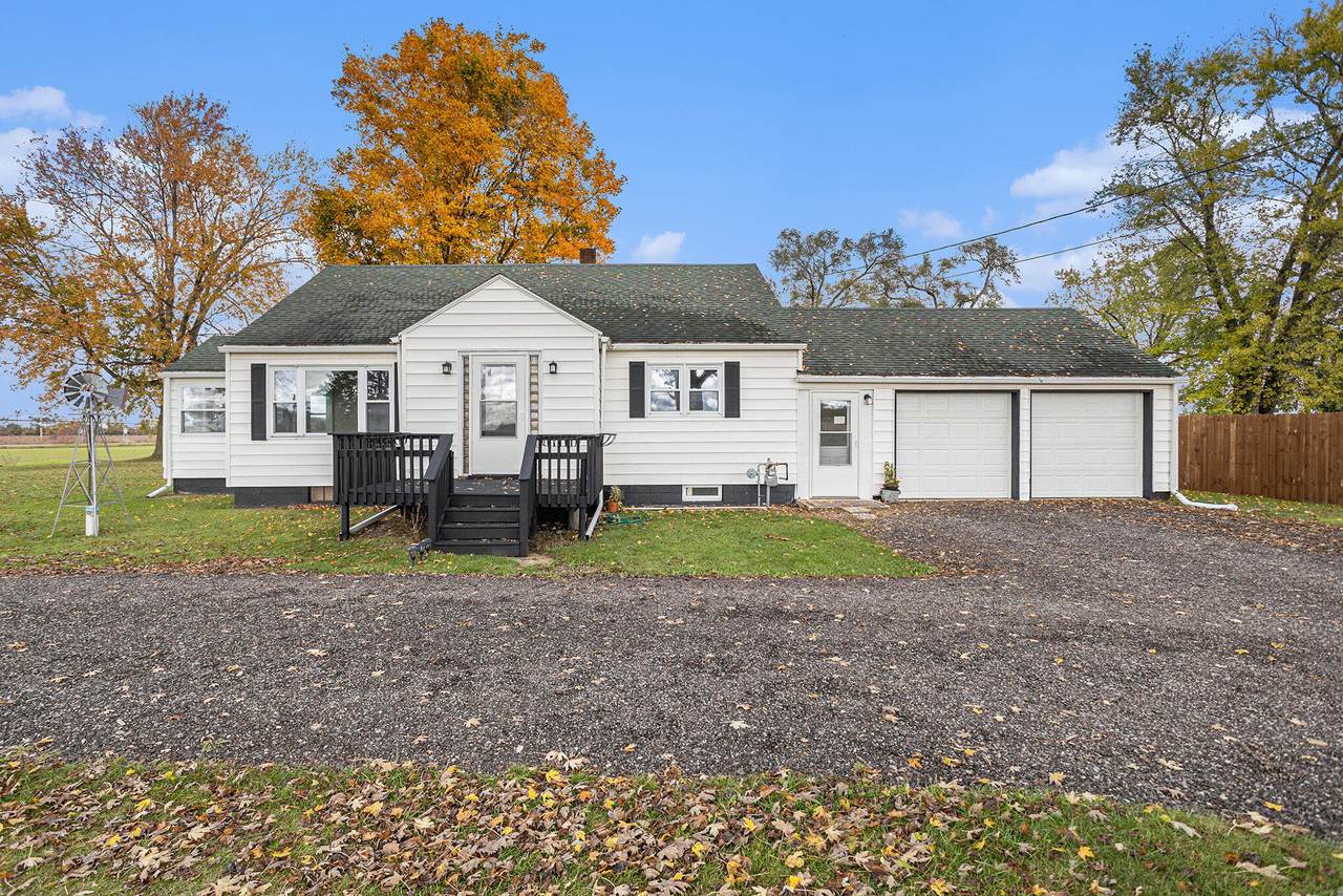 688 Chicago Road - Photo 1