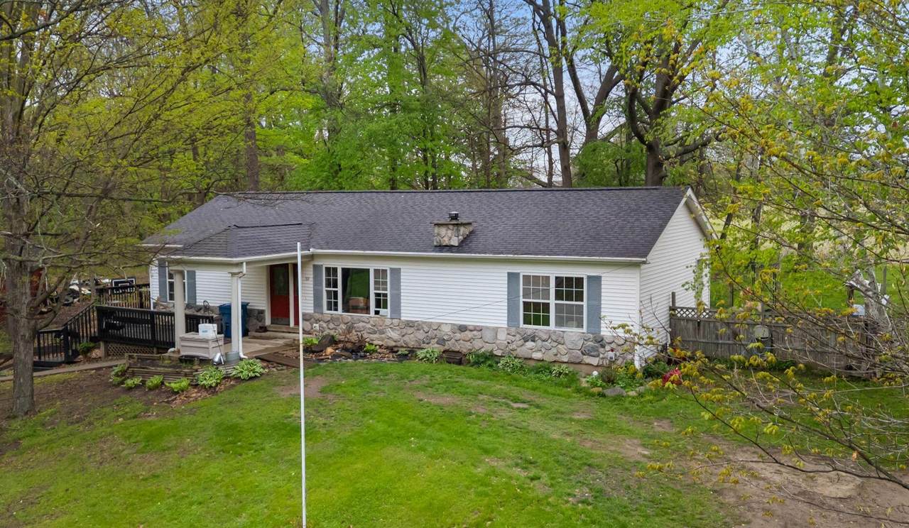 519 Crest Lane - Photo 1