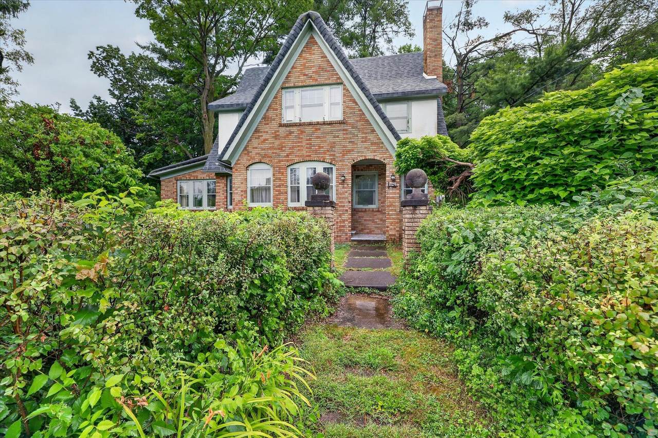 1124 Ashley Drive - Photo 1