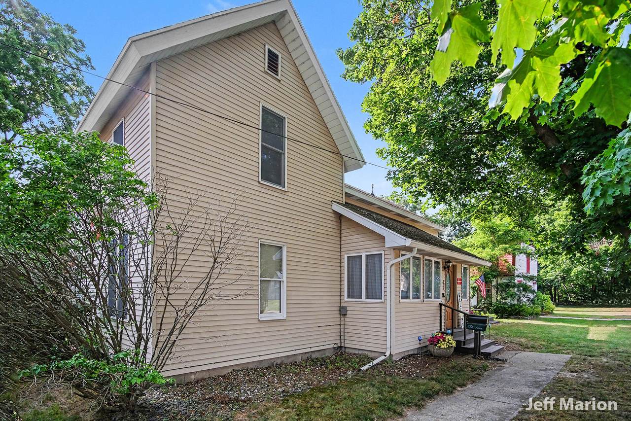301 Clay Street - Photo 1