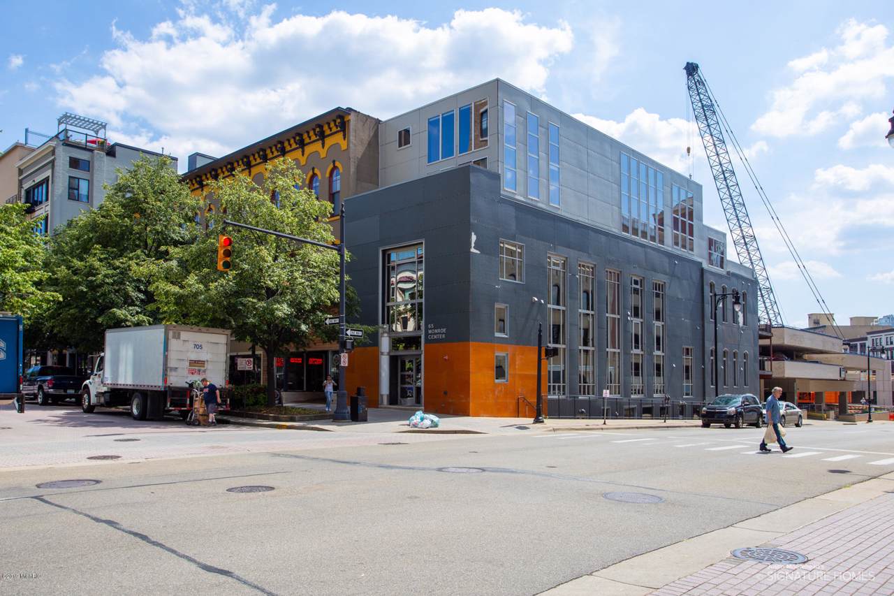 65 Monroe Center Street - Photo 1