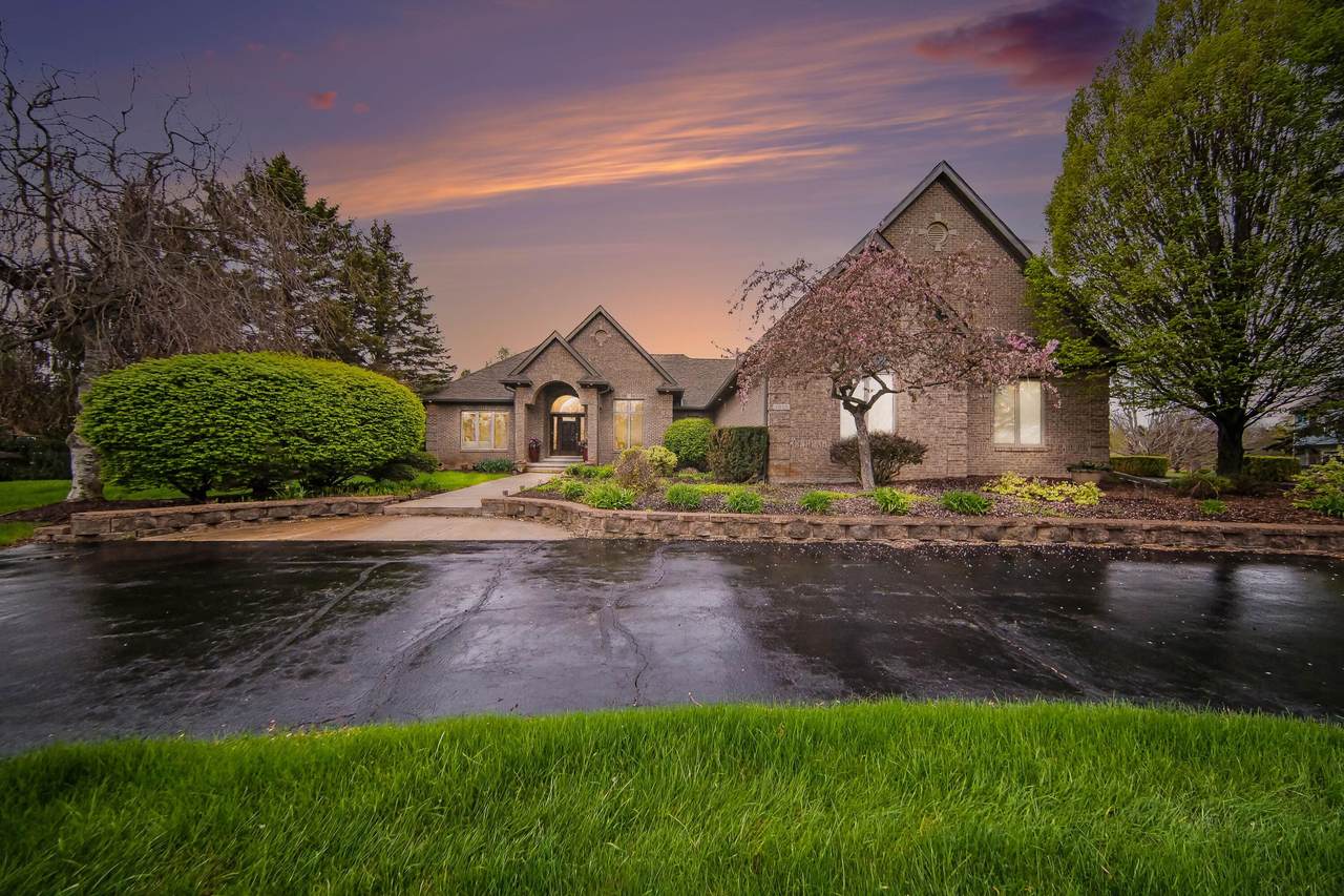 1835 Brookview Drive - Photo 1