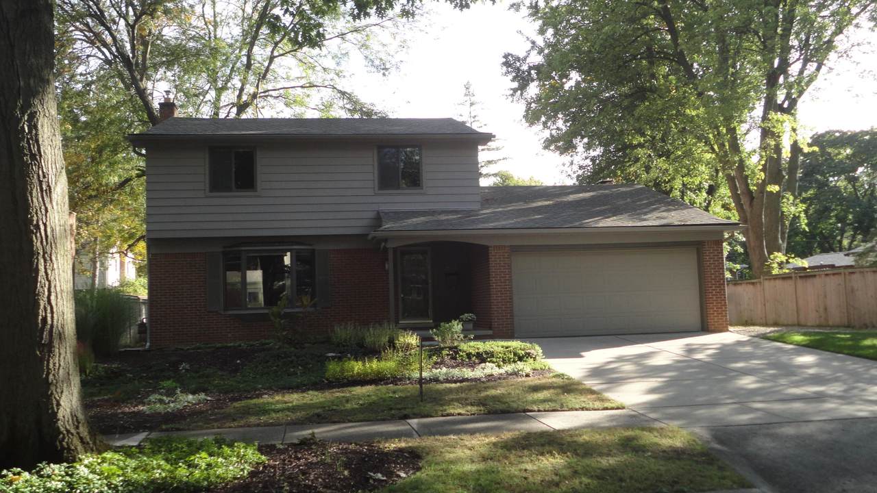 674 Canterbury Drive - Photo 1