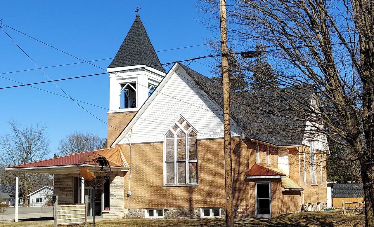 307 Sheridan Avenue - Photo 1