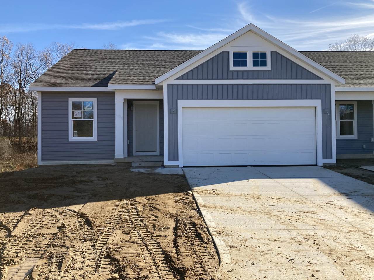 1432 Village Circle - Photo 1