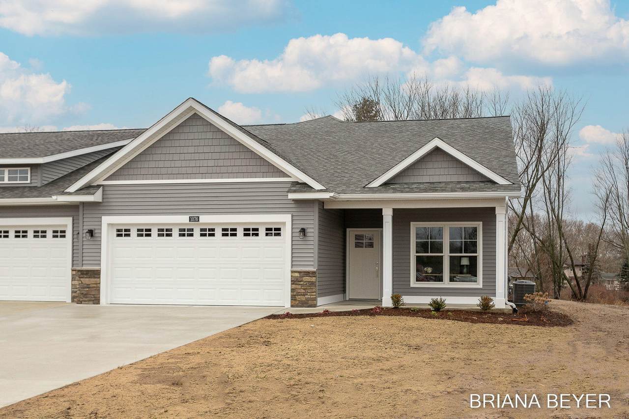 1035 Maplewood Court - Photo 1