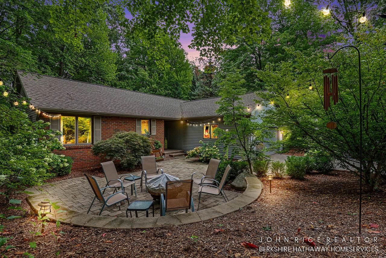 956 Spaulding Avenue - Photo 1