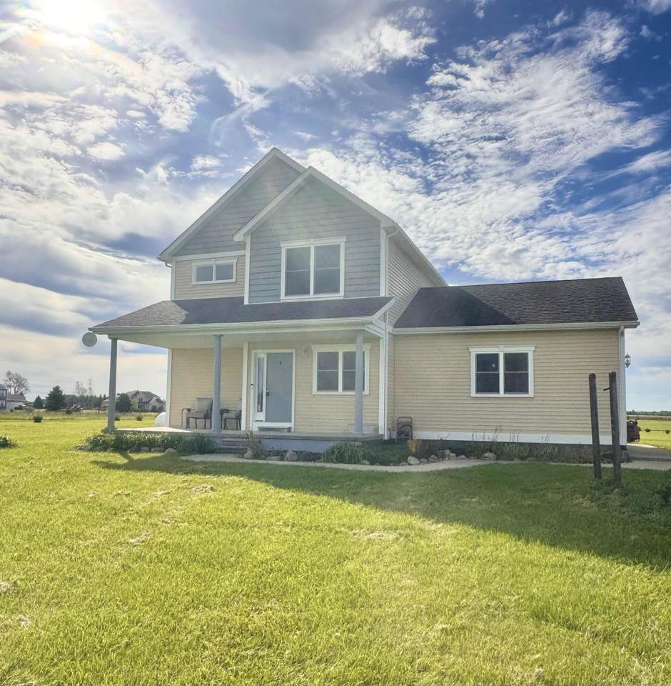 17223 Country Lane - Photo 1