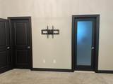 9915 Wayne Road - Photo 25