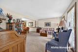 16275 Pine Hollow Avenue - Photo 11