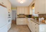 315 Bristol Avenue - Photo 15