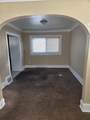 9124 Manor - Photo 5