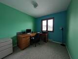 16318 Wellington Avenue - Photo 11