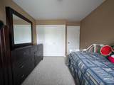 16318 Wellington Avenue - Photo 15