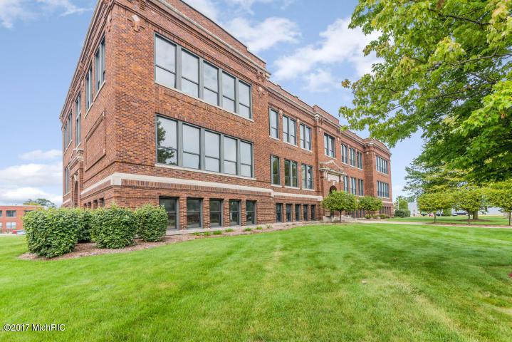 460 Broadway Street - Photo 1