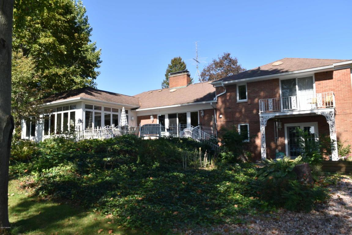 422 Poplar Avenue - Photo 1
