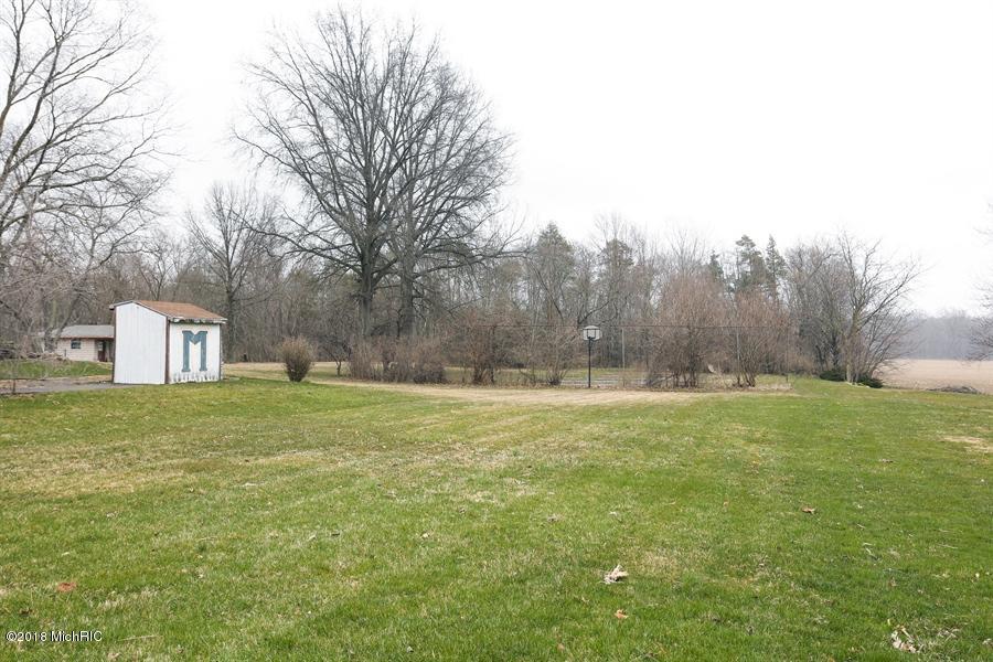 711 Elm Street - Photo 1